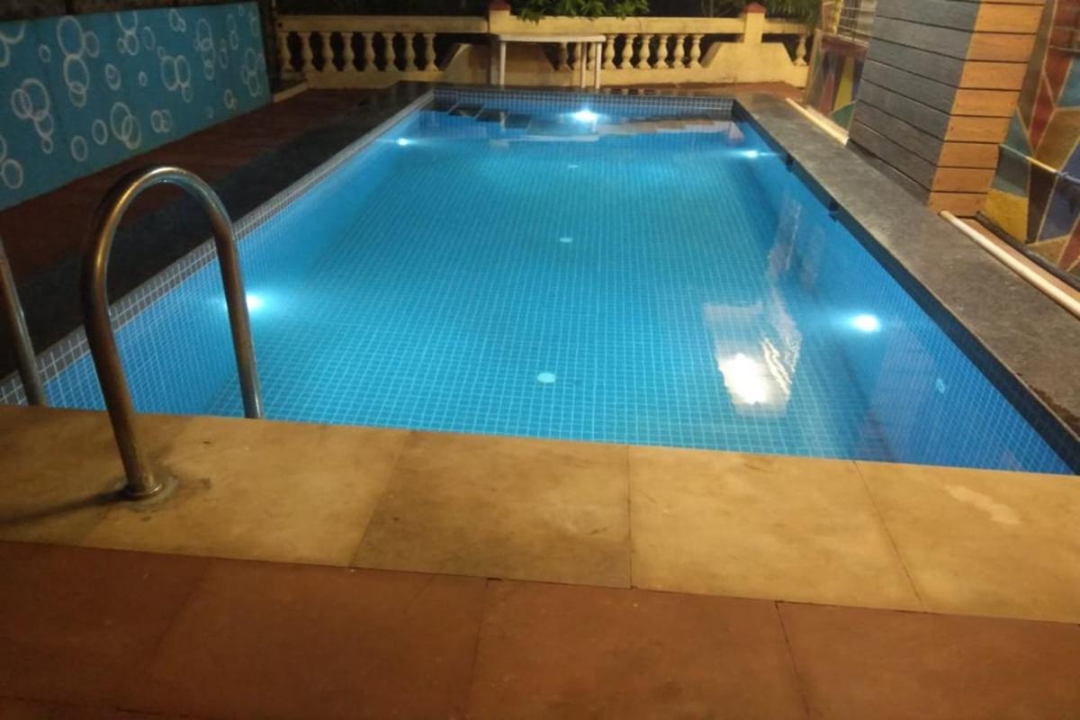 Hotel Phoenix 로나발라 외부 사진