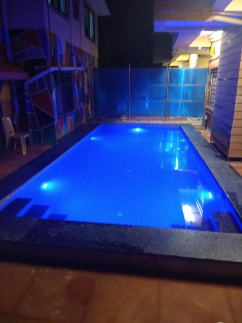 Hotel Phoenix 로나발라 외부 사진